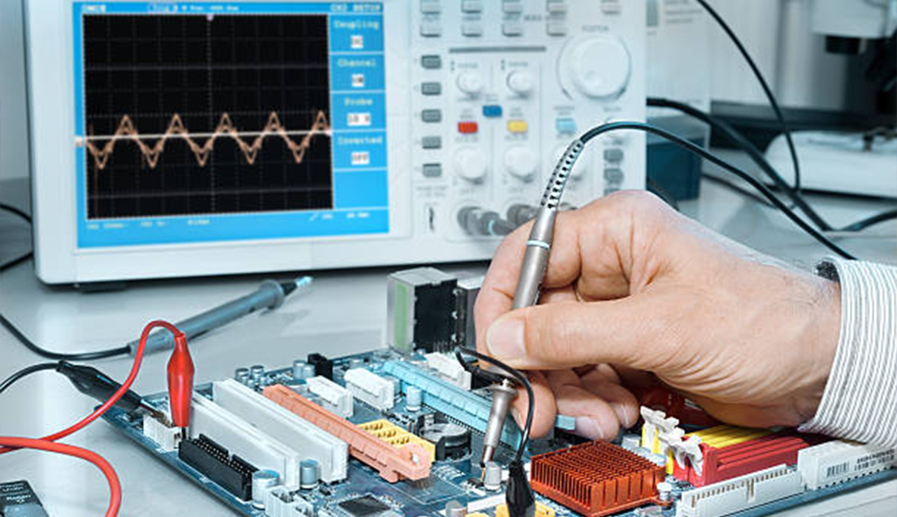 Which Type of Oscilloscope is Best for Adjusting an Electronic Circuit?