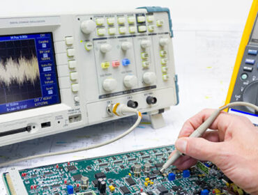 What is the Difference Between Oscilloscope and Signal Generator